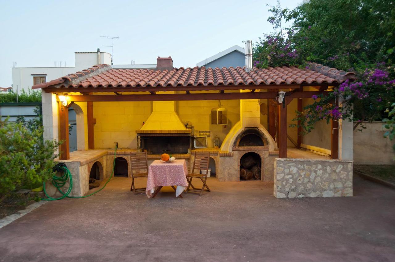 Villa Elli 2 Beach-Front Villa With Garden Итеа Экстерьер фото